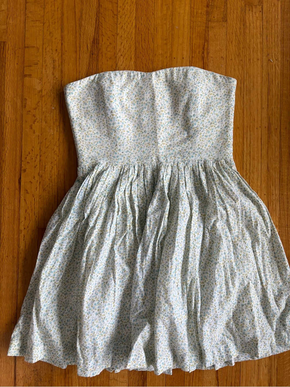 Isabelle Dunlop Strapless Mini Dress in Light Blue Floral